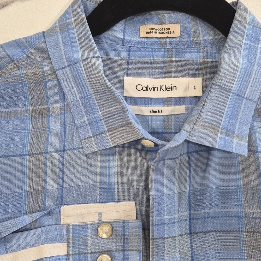 EUC Calvin Klein Slim Fit Long Sleeve Button Fron Dress Shirt, Blue Plaid Large